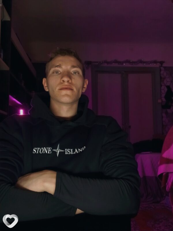 Alex, 23, Белове — анкета №3447735