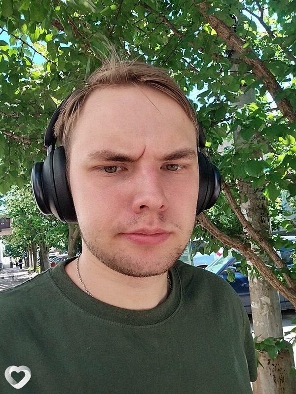 Артëм, 18, Ейске — анкета №3449020