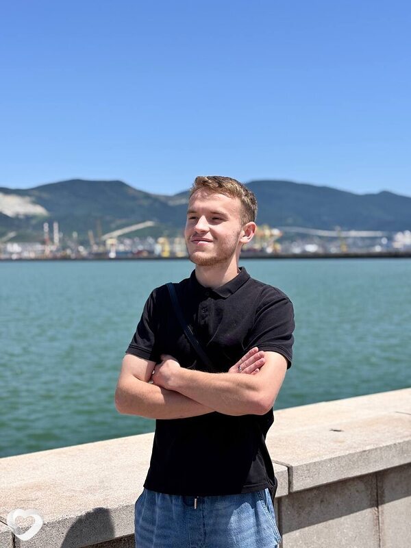 Владимир, 18, Новороссийске — анкета №3450208