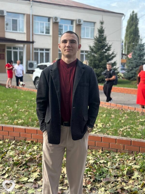 Кирилл, 18, Старом Осколе — анкета №3450823