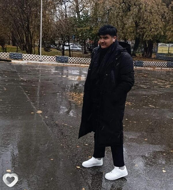 Отабек, 19, Новосибирске — анкета №3454891