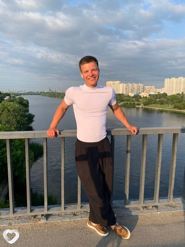 Паша, 21, Москве — анкета №3455153