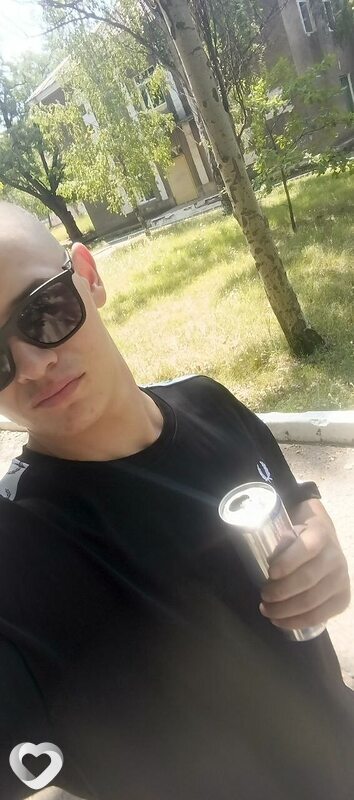 Денис, 21, Горловке — анкета №3456123