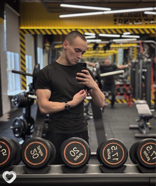 Виталий, 20, Калининграде — анкета №3456426