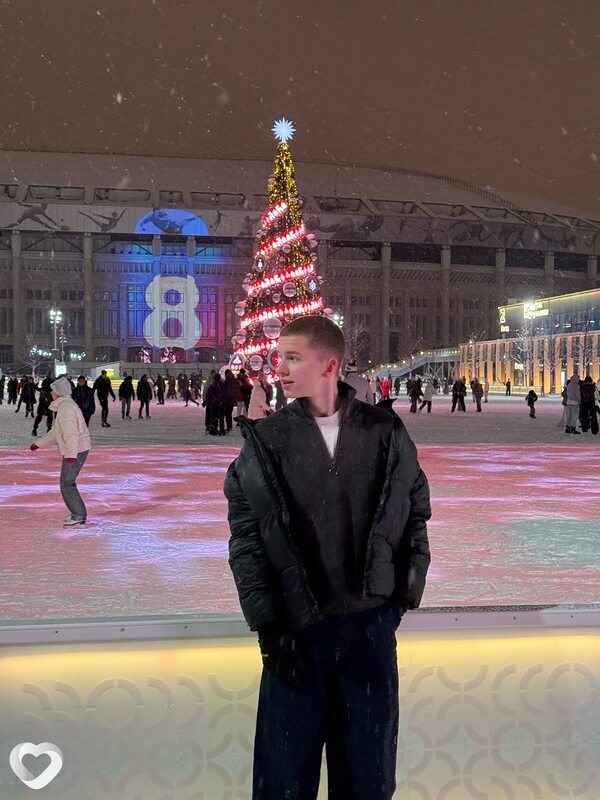 Максим, 18, Москве — анкета №3463297
