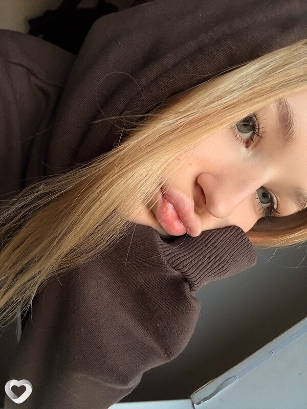 Аня, 18, Санкт-Петербурге — анкета №3464057
