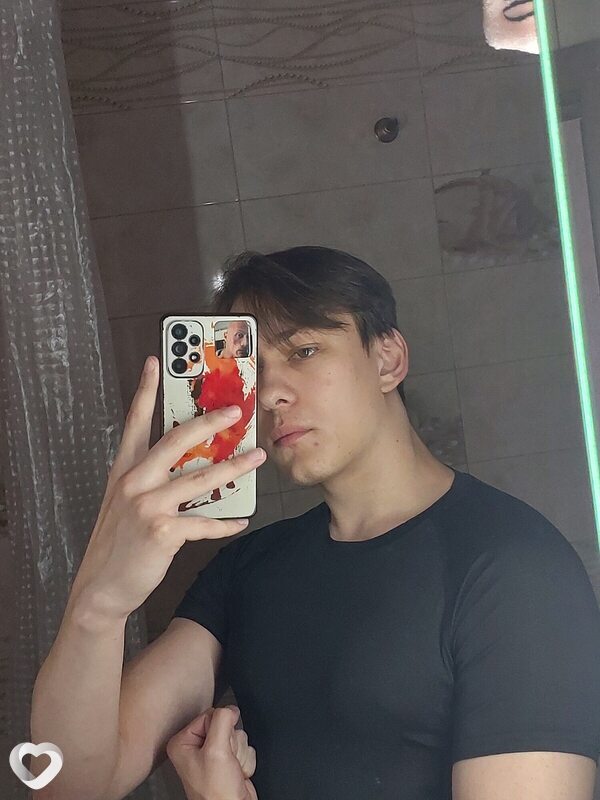 Артём, 19, Барнауле — анкета №3463820