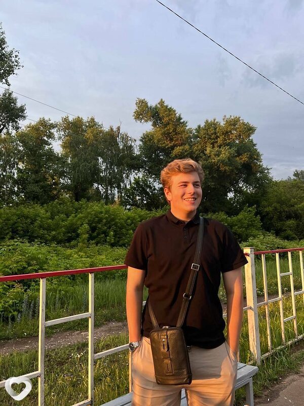 Александр, 19, Брянске — анкета №3464196