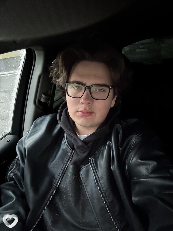 Арсений, 19, Екатеринбурге — анкета №3464269