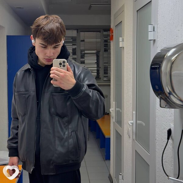 Артур, 21, Усть-Каменогорск — анкета №3468210