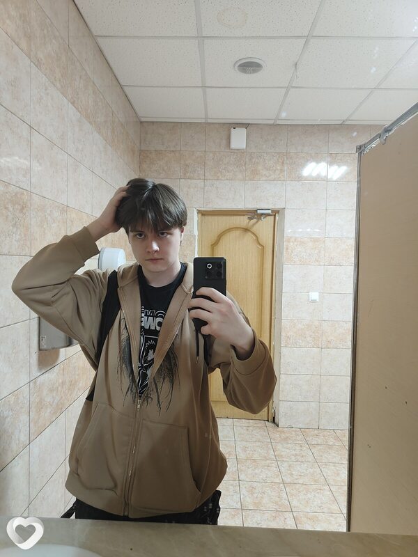 Антон, 19, Благовещенске — анкета №3468621