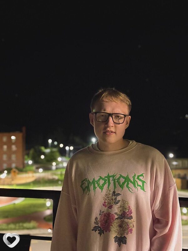 Илья, 21, Иванове — анкета №3469682