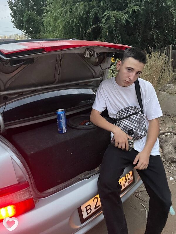 Данила, 19, Астрахани — анкета №3470015