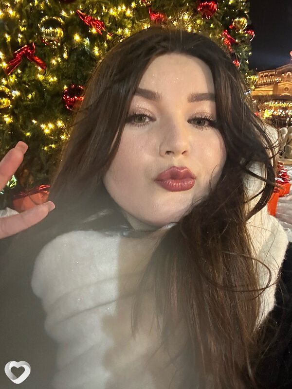 Карина, 21, Севастополе — анкета №3470311