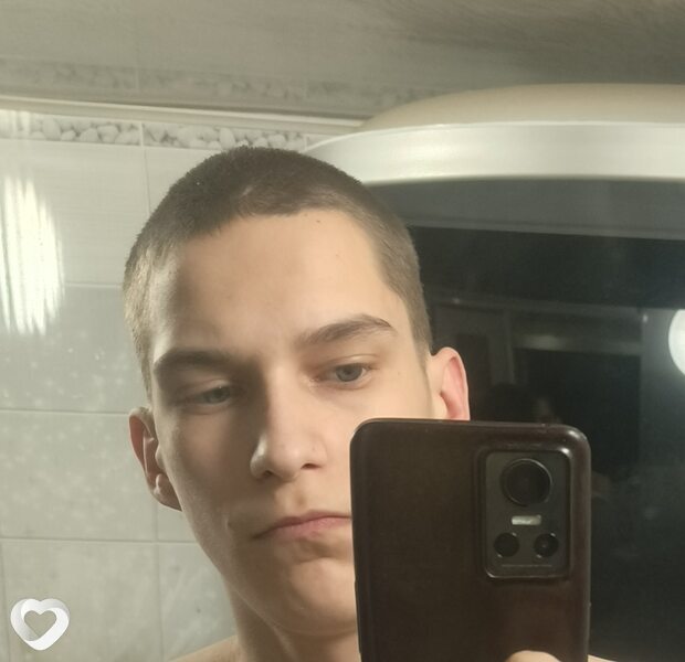 Данил, 18, Братске — анкета №3470748