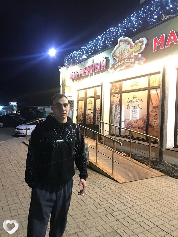 Артём, 21, Симферополе — анкета №3471483