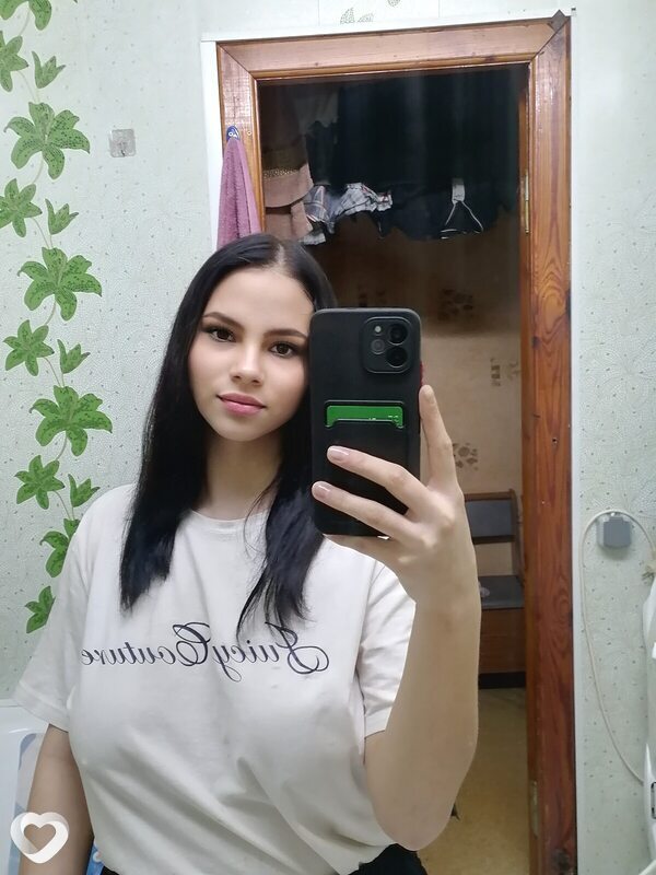 Оля, 19, Чапаевске — анкета №3477267