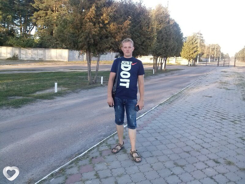 Саша, 26, Ровно — анкета №3478389