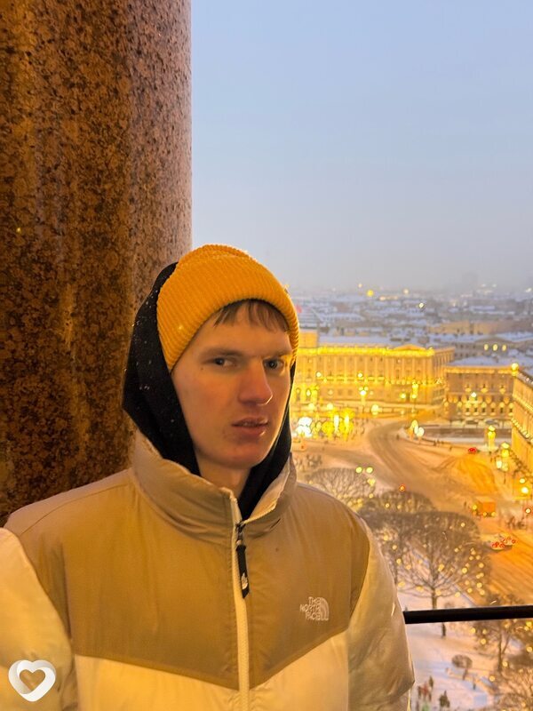 Максим, 21, Москве — анкета №3479354