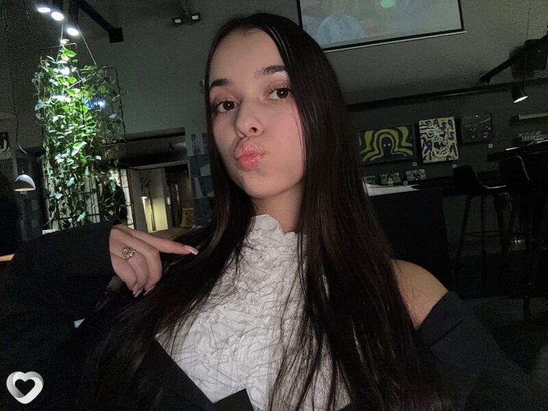 Карина, 19, Ижевске — анкета №3482314