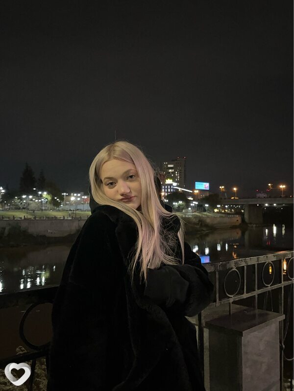 Вика, 19, Омске — анкета №3484573