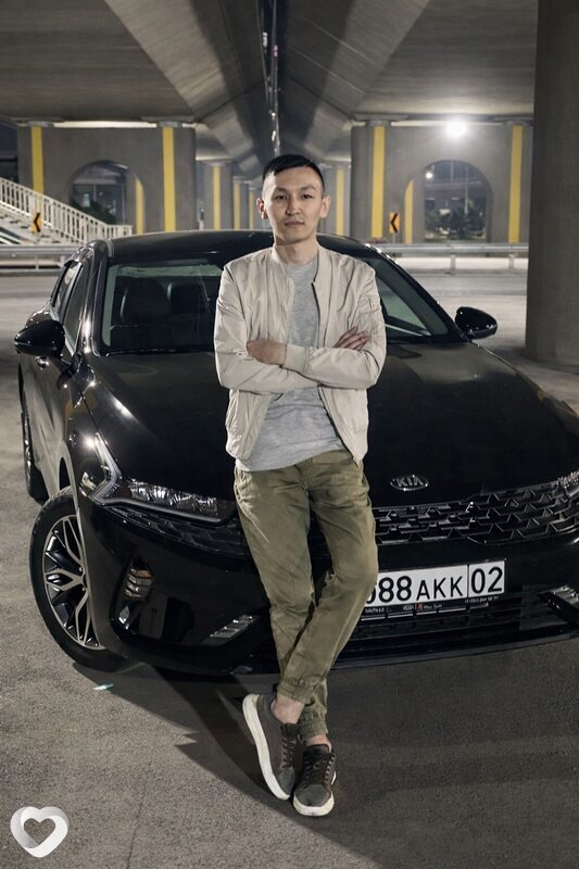 Alex, Семей