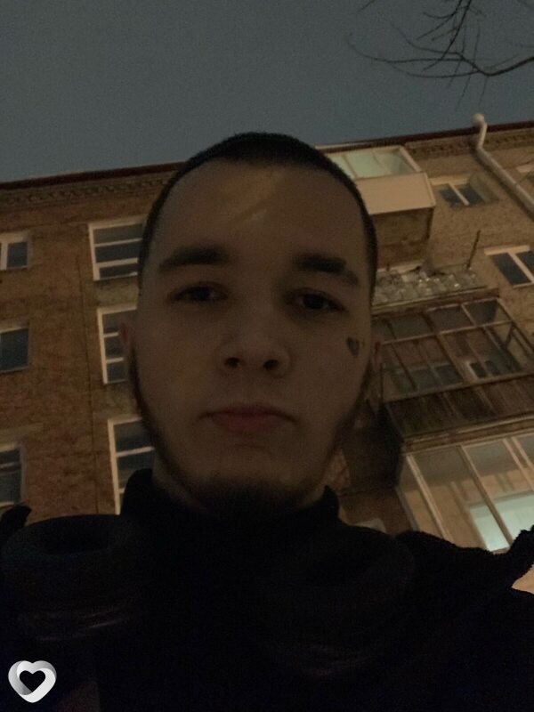 Илья, 21, Омске — анкета №3489494