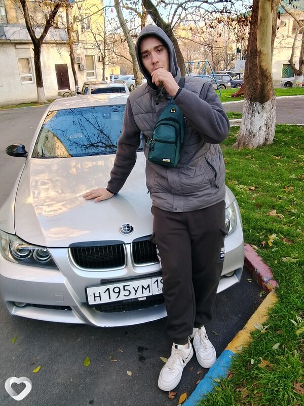 Анатолий, 20, Новороссийске — анкета №3490339