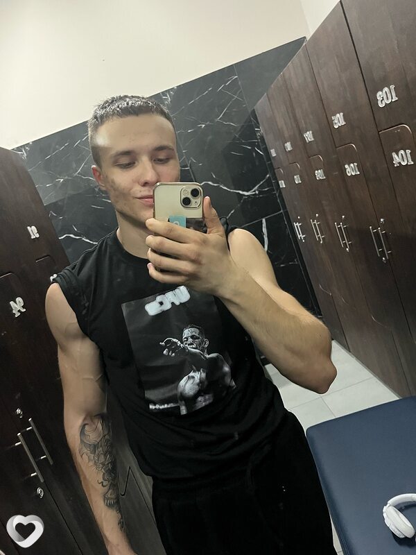 Артем, 23, Ростове-на-Дону — анкета №3491174