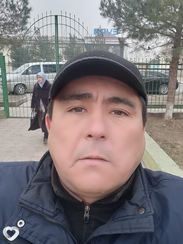 Адил, Бустон