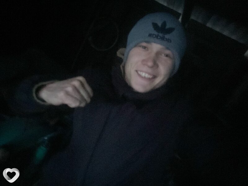 Виктор, 25, Усолье-Сибирское — анкета №3494899