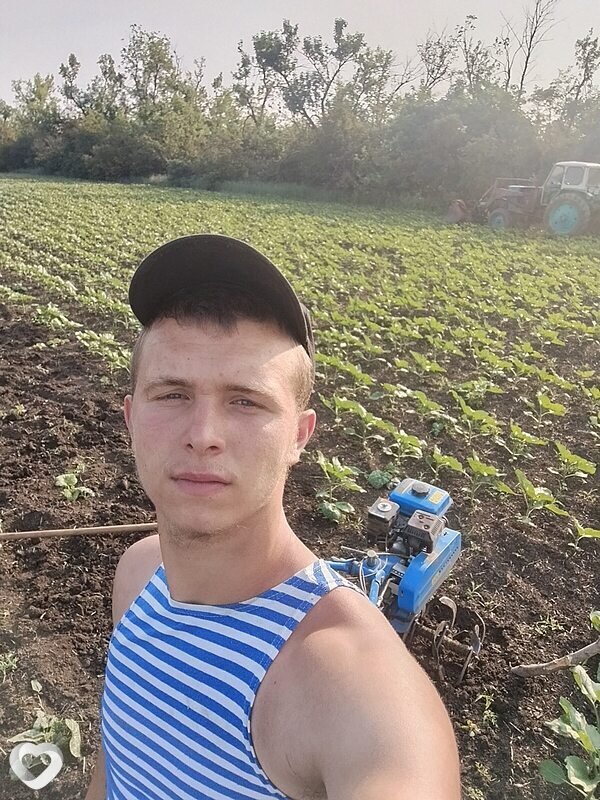 Кирилл, 21, Шахтах — анкета №3494833