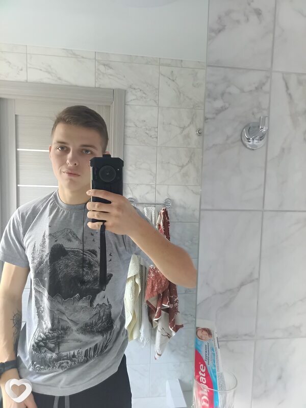 Артём, 18, Шахтах — анкета №3494962