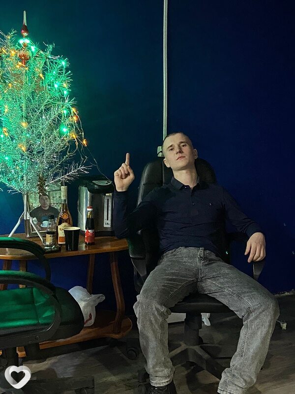 Владислав, 26, Юрге — анкета №3495775