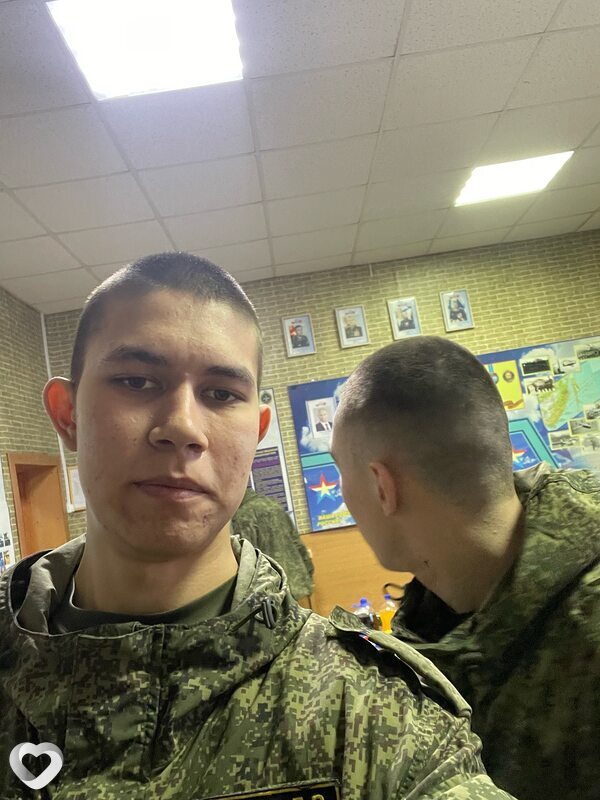 Денис, 19, Екатеринбурге — анкета №3501302