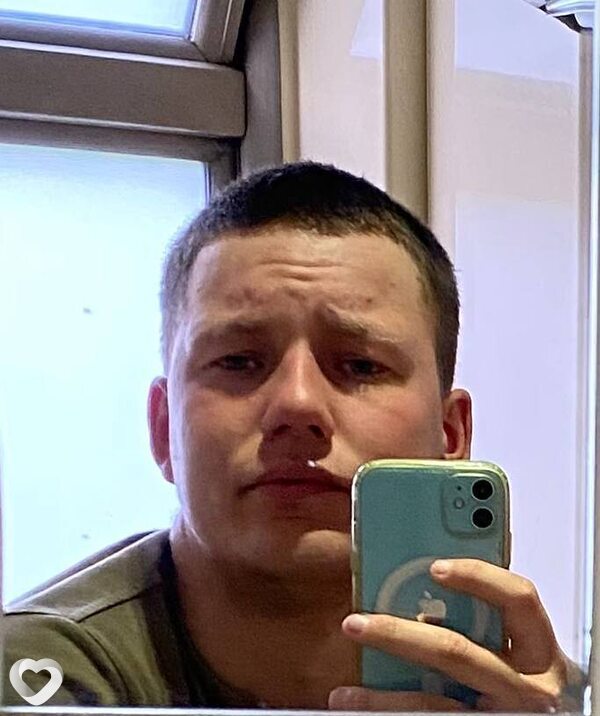 Влад, 21, Шахтах — анкета №3502802