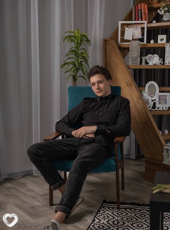 Олег, 19, Санкт-Петербурге — анкета №3504132