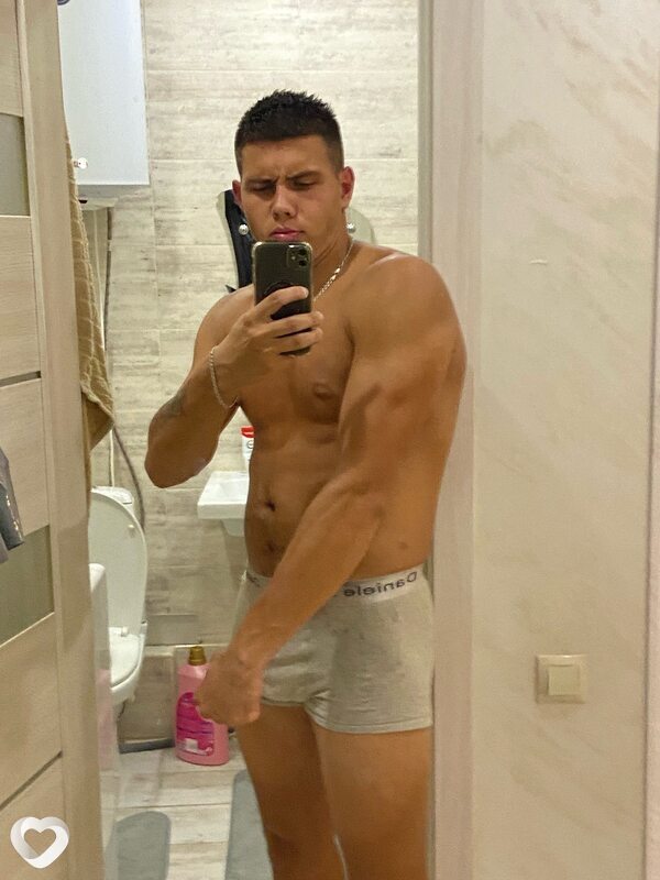 Артём, 23, Барнауле — анкета №3504455
