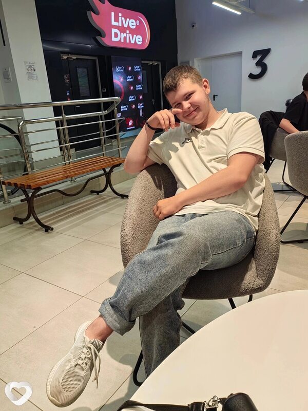 Кирилл, 20, Тюмени — анкета №3504488