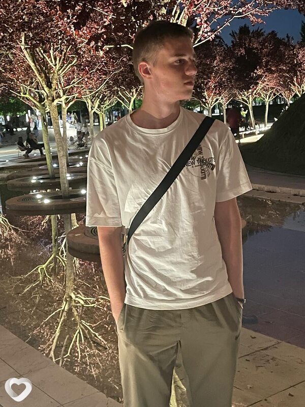 Даня, 18, Ростове-на-Дону — анкета №3504860
