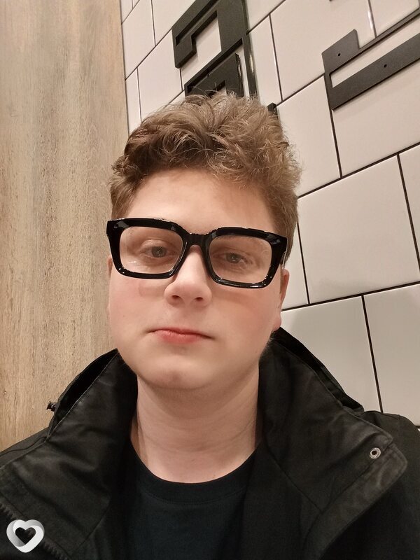 Артём, 19, Санкт-Петербурге — анкета №3509799