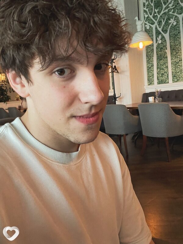 Юрий, 21, Сургуте — анкета №3512429
