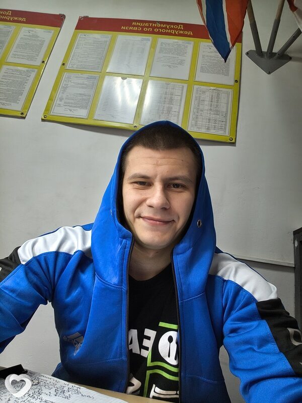 Максим, 28, Алчевске — анкета №3515645