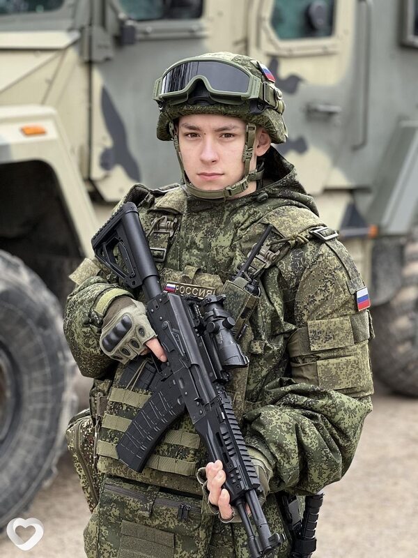 Михаил, 22, Ангарске — анкета №3515801