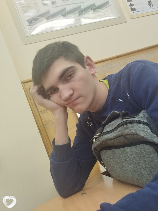 Артём, 21, Пскове — анкета №3517338