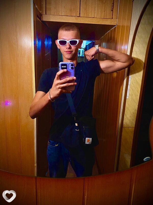 Александр, 20, Донецке — анкета №3523677
