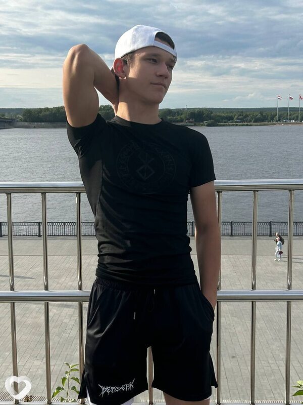 Вова, 18, Перми — анкета №3529059