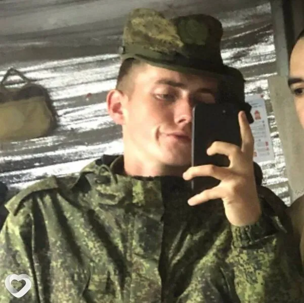 Артём, 21, Барнауле — анкета №3531061