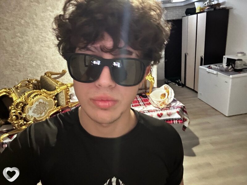 Эмин, 20, Жирновске — анкета №3531861