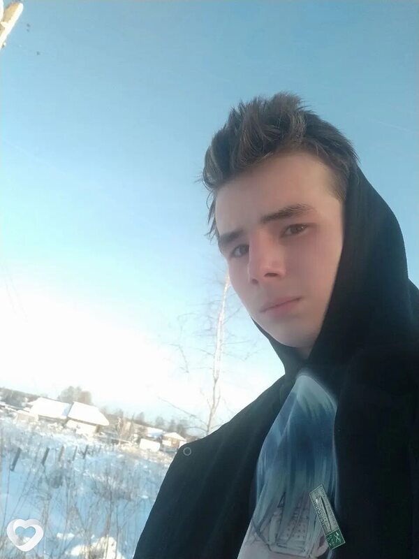 Максим, 19, Кунгуре — анкета №3536148